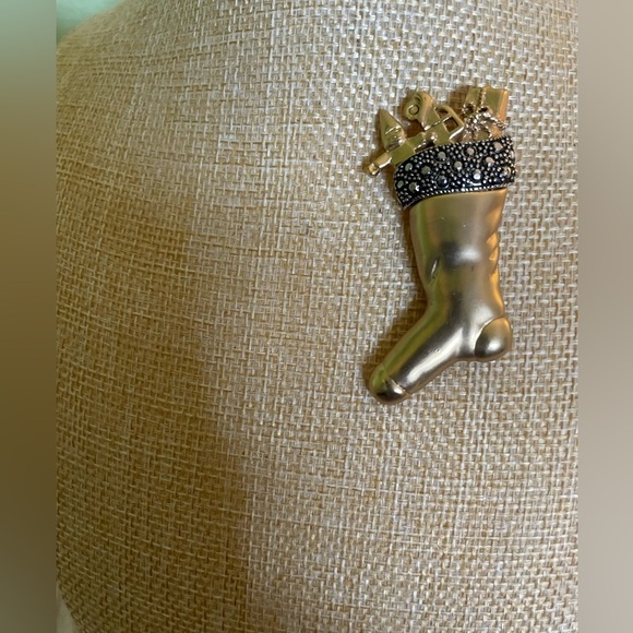 Gold and Black Christmas Stocking Brooch - Picture 3 of 6